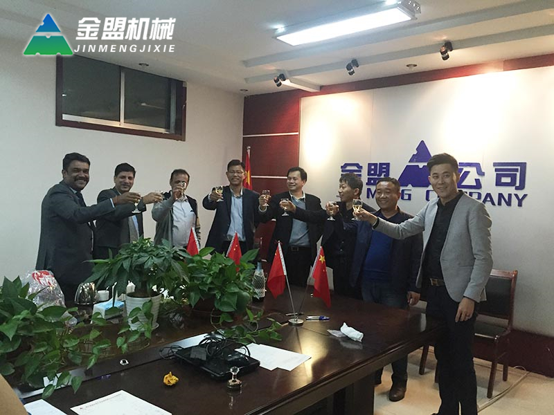 印度客户签订20寸绞吸船